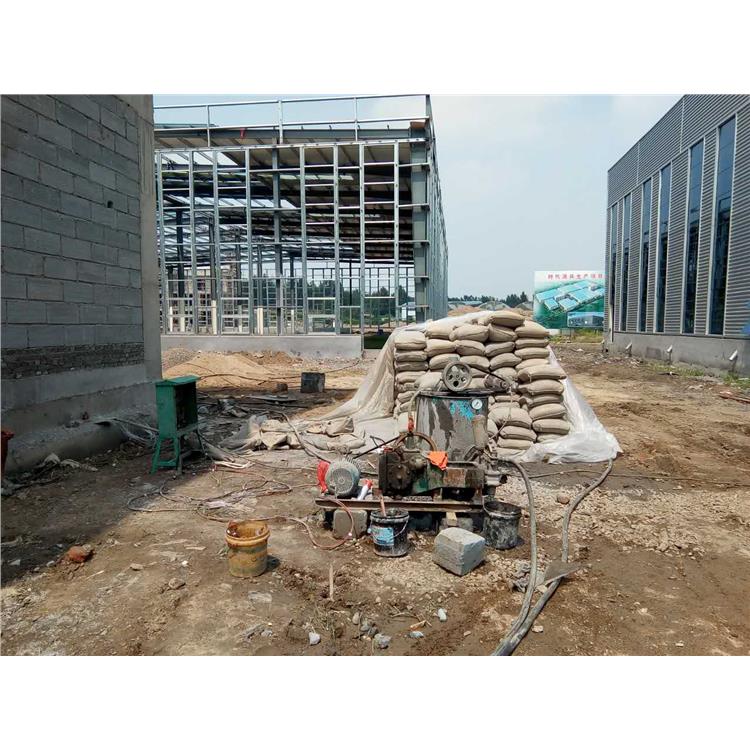 畜禽良种场地基下沉注浆加固施工